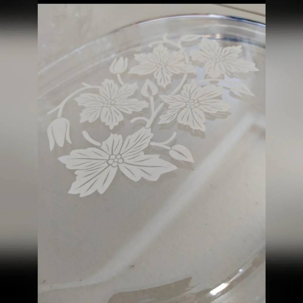 Elegant Holiday Vintage Serveware Baking Dish Floral Poinsettia Nostalgia